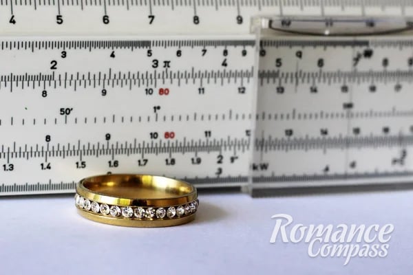 how to find out girlfriend ring size - image 2