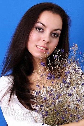 Ukrainian mail order bride Kristina from Zaporozhye with brunette hair and brown eye color - image 1