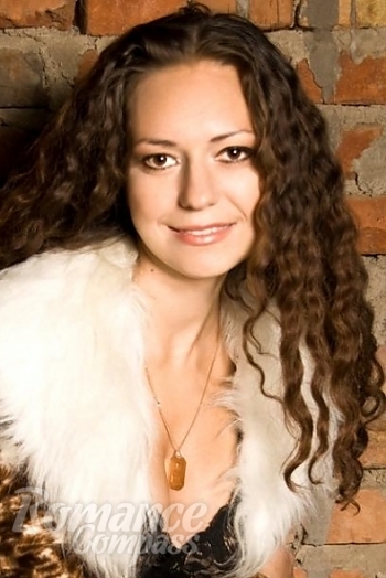 Ukrainian mail order bride Svetlana from Nikolaev with brunette hair and hazel eye color - image 1