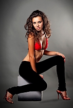 Ukrainian mail order bride Olga from Lugansk with light brown hair and green eye color - image 5