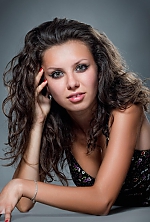 Ukrainian mail order bride Olga from Lugansk with light brown hair and green eye color - image 4