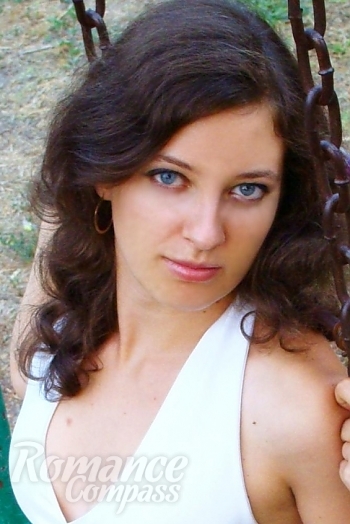 Ukrainian mail order bride Svetlana from Lugansk with brunette hair and grey eye color - image 1