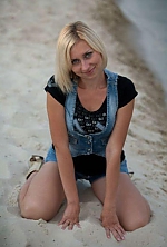 Ukrainian mail order bride Juliya from Lugansk with light brown hair and green eye color - image 3