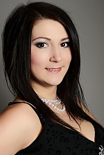 Ukrainian mail order bride Angelina from Nikolaev with auburn hair and hazel eye color - image 2