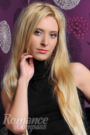 Ukrainian mail order bride Elena from Odessa with blonde hair and green eye color - image 1