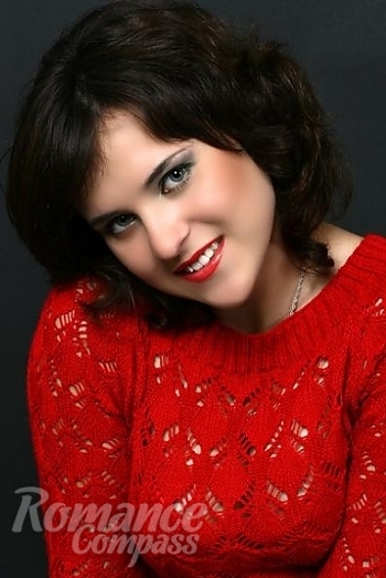 Ukrainian mail order bride Irina from Poltava with brunette hair and grey eye color - image 1