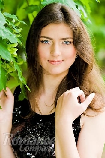 Ukrainian mail order bride Tamara from Poltava with brunette hair and blue eye color - image 1