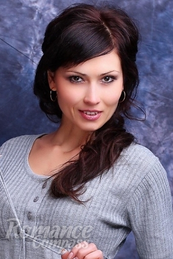 Ukrainian mail order bride Anna from Nikolaev with brunette hair and brown eye color - image 1