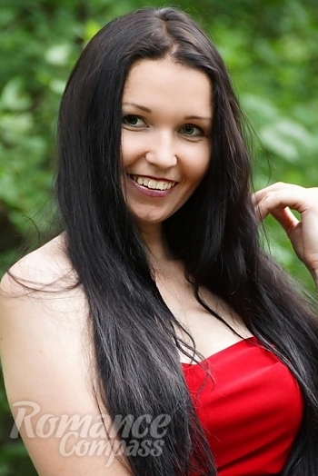 Ukrainian mail order bride Lyudmila from Lugansk with brunette hair and green eye color - image 1