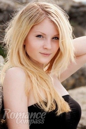 Ukrainian mail order bride Tatiana from Nikolaev with blonde hair and blue eye color - image 1