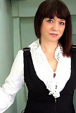 Ukrainian mail order bride Irina from Nikolaev with black hair and black eye color - image 2