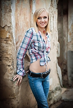 Ukrainian mail order bride Anna from Kherson with blonde hair and green eye color - image 3