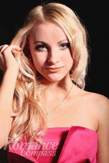 Ukrainian mail order bride Sofiya from Lugansk with blonde hair and blue eye color - image 1