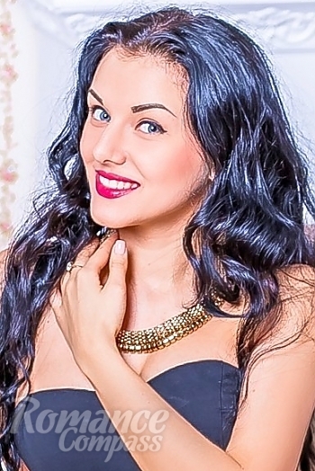 Ukrainian mail order bride Anastasia from Rubezhnoe with black hair and blue eye color - image 1