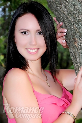 Ukrainian mail order bride Elena from Nikolaev with brunette hair and brown eye color - image 1