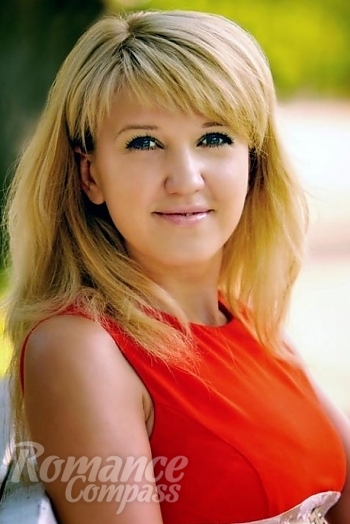 Ukrainian mail order bride Tatiana from Zaporozhye with blonde hair and green eye color - image 1