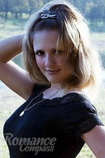 Ukrainian mail order bride Irina from Krivoy Rog with blonde hair and green eye color - image 1