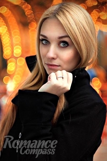 Ukrainian mail order bride Renata from Kharkov with light brown hair and grey eye color - image 1