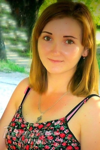 Ukrainian mail order bride Yana from Nikolaev with brunette hair and hazel eye color - image 1