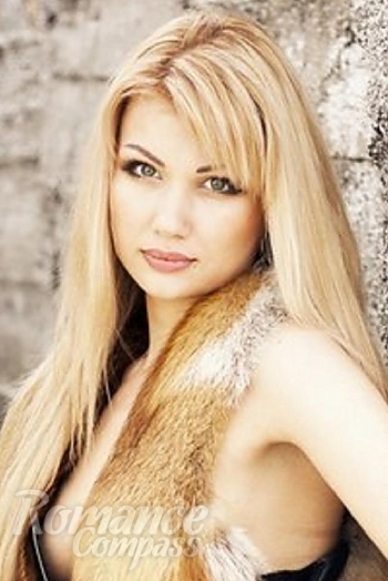 Ukrainian mail order bride Mariya from Nikolaev with blonde hair and green eye color - image 1