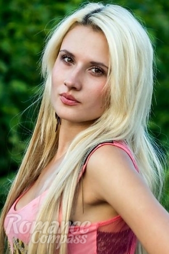 Ukrainian mail order bride Mariya from Pervomaysk with blonde hair and hazel eye color - image 1