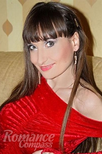 Ukrainian mail order bride Djylietta from Odessa with light brown hair and green eye color - image 1