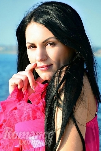Ukrainian mail order bride Galina from Nikolaev with brunette hair and brown eye color - image 1