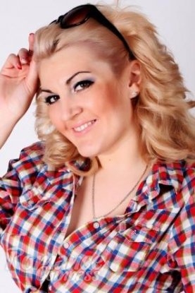 Ukrainian mail order bride Vika from Cherkassy with blonde hair and brown eye color - image 1