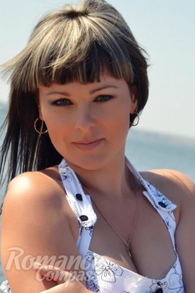 Ukrainian mail order bride Inna from Nikolaev with brunette hair and green eye color - image 1