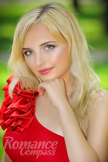 Ukrainian mail order bride Alina from Poltava with blonde hair and grey eye color - image 1