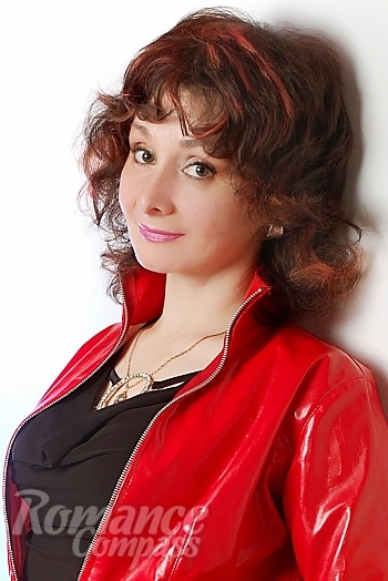 Ukrainian mail order bride Marina from Kharkov with brunette hair and brown eye color - image 1