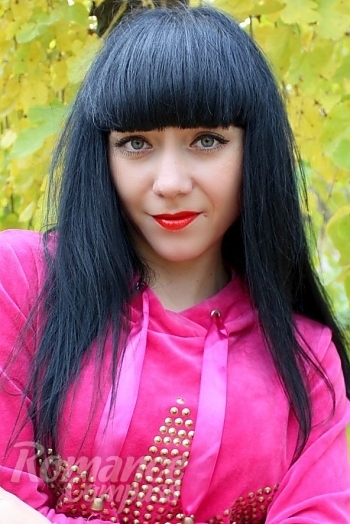 Ukrainian mail order bride Elena from Nikolaev with black hair and blue eye color - image 1
