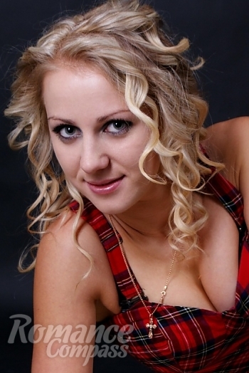 Ukrainian mail order bride Victoria from Vinnitsa with blonde hair and blue eye color - image 1
