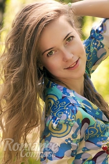 Ukrainian mail order bride Alexandra from Kharkov with light brown hair and hazel eye color - image 1