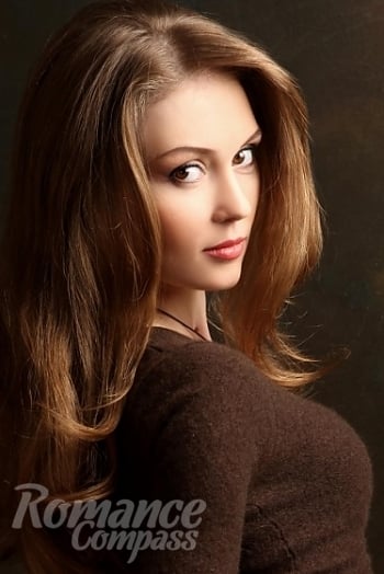 Ukrainian mail order bride Yuliya from Kiev (Boyarka) with light brown hair and brown eye color - image 1