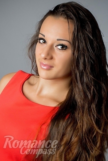 Ukrainian mail order bride Irina from Cherkassy with brunette hair and brown eye color - image 1