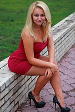 Ukrainian mail order bride Lesya from Kiev with blonde hair and green eye color - image 2