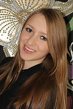 Ukrainian mail order bride Julia from Cherkassy with light brown hair and green eye color - image 4