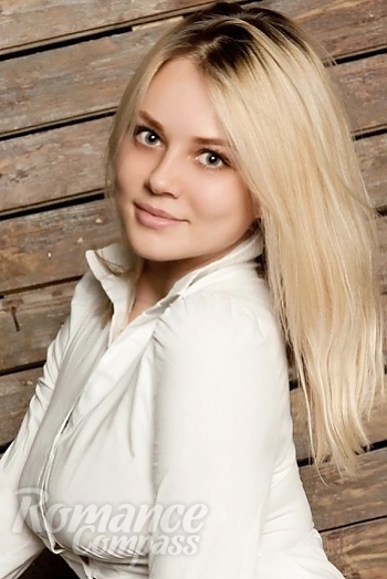 Ukrainian mail order bride Svetlana from Kharkov with blonde hair and green eye color - image 1