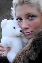 Ukrainian mail order bride Kristyna from Harykov with blonde hair and hazel eye color - image 2