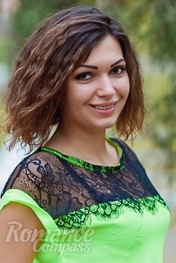 Ukrainian mail order bride Liliya from Nikolaev with light brown hair and green eye color - image 1