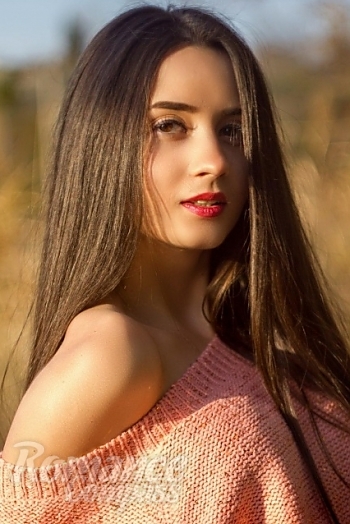 Date Ukraine Single Girl Juliya Hazel Eyes Brunette Hair 31 Years