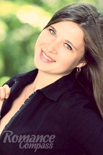 Ukrainian mail order bride Aleksandra from Kiev with brunette hair and blue eye color - image 1