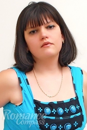 Ukrainian mail order bride Elena from Nikolaev with brunette hair and hazel eye color - image 1