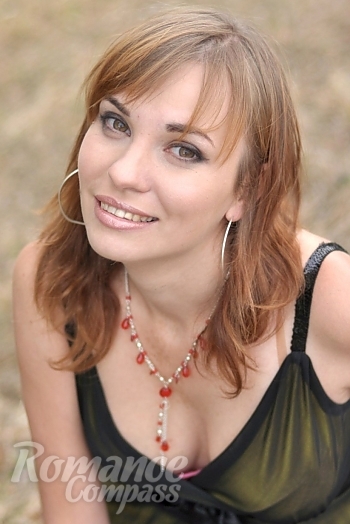 Ukrainian mail order bride Nataliya from Kiev with brunette hair and brown eye color - image 1