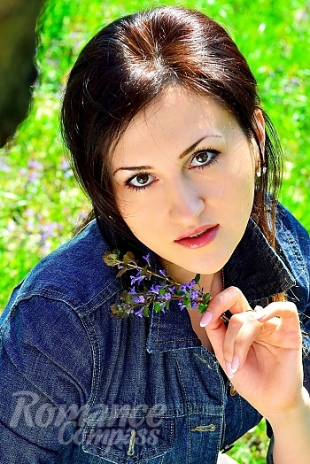 Ukrainian mail order bride Tatyana from Cherkassy with brunette hair and brown eye color - image 1