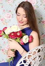 Ukrainian mail order bride Victoria from Makeevka with light brown hair and brown eye color - image 3