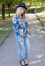 Ukrainian mail order bride Ivanna from Rovno with light brown hair and green eye color - image 4