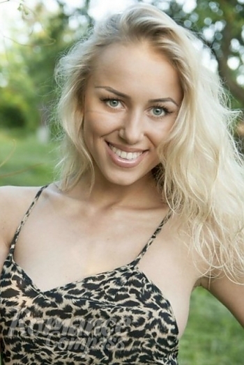 Ukrainian mail order bride Ella from Rovno with blonde hair and blue eye color - image 1