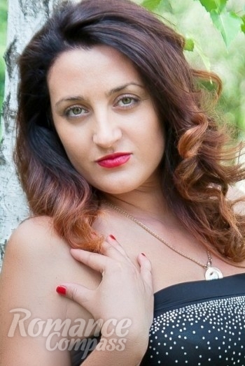 Ukrainian mail order bride Tatyana from Nikolaev with brunette hair and grey eye color - image 1